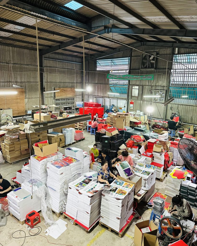 Về chúng tôi 4 z5371601044385 6eb3eb494a467c09e295e6cfafce2ed1